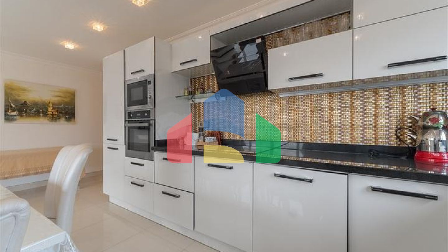 Сучасна квартира 2 + 1 з розвиненою інфраструктурою в Махмутларі