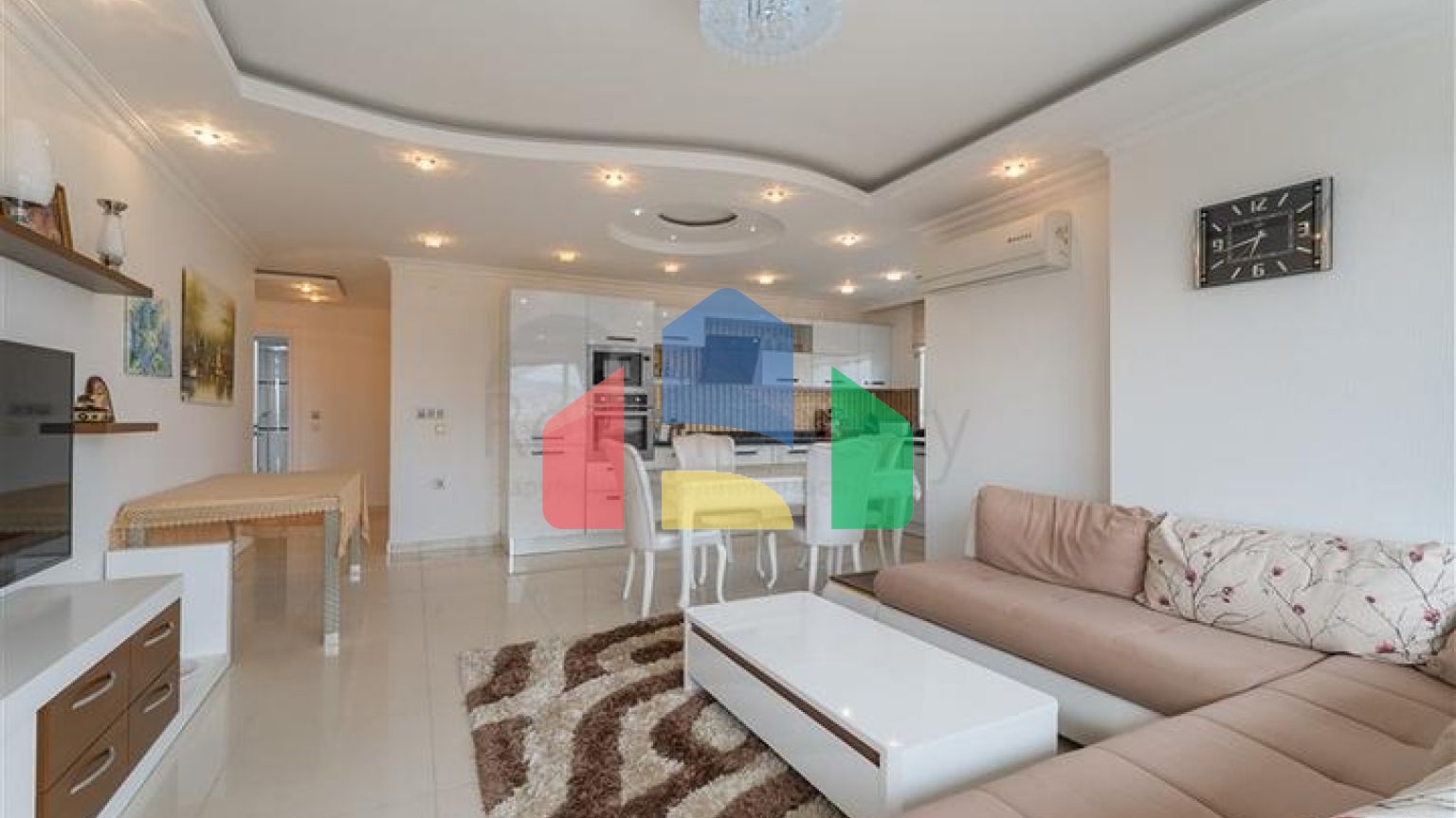 Сучасна квартира 2 + 1 з розвиненою інфраструктурою в Махмутларі