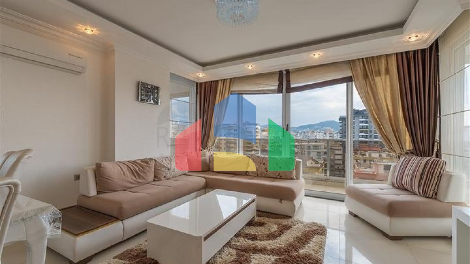 Сучасна квартира 2 + 1 з розвиненою інфраструктурою в Махмутларі