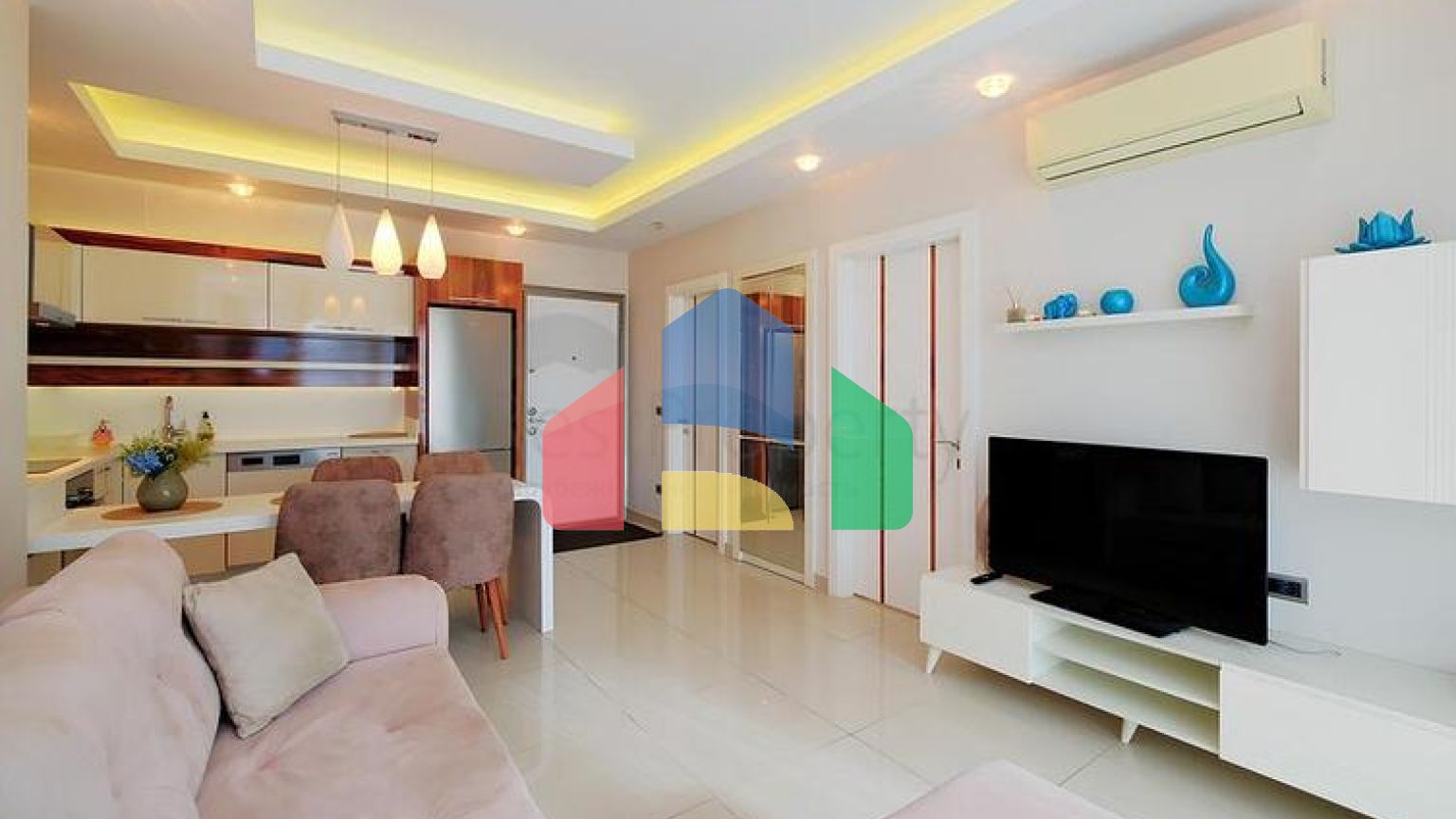 Затишна мебльована квартира 1 + 1 в розвиненому житловому комплексі