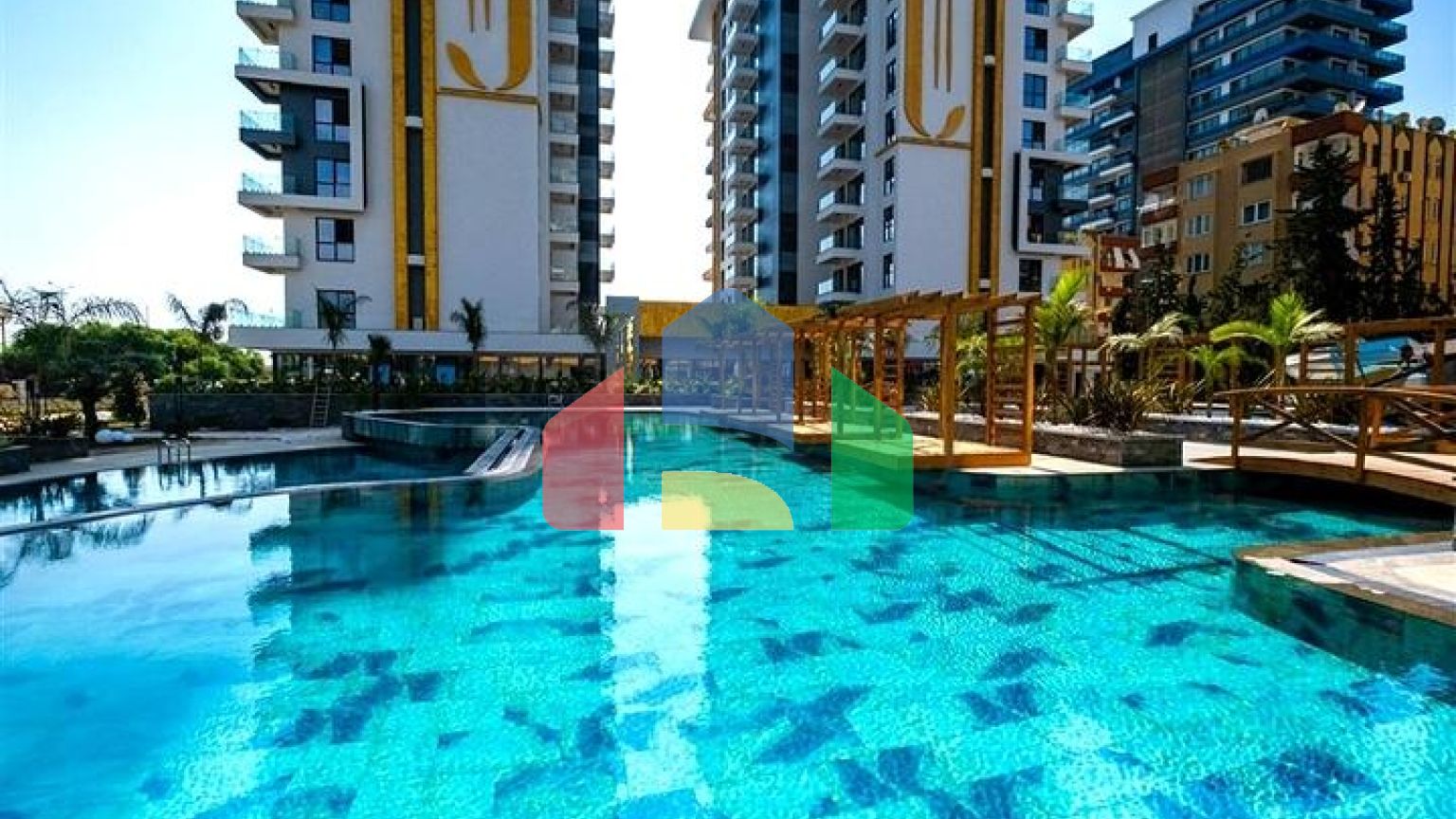 Затишна мебльована квартира в сучасному житловому комплексі біля узбережжя