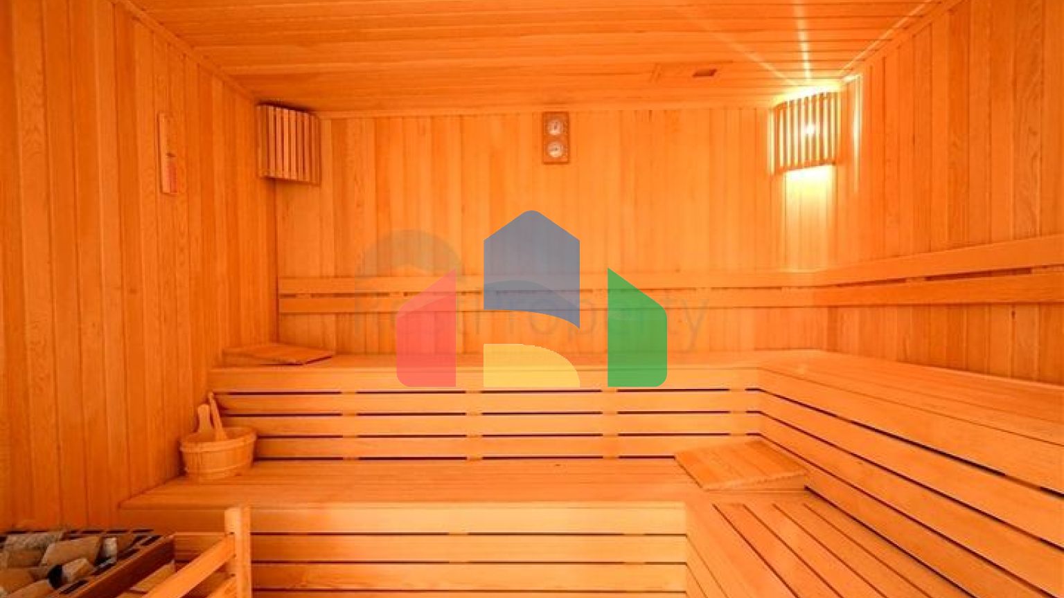 Затишна мебльована квартира в сучасному житловому комплексі біля узбережжя