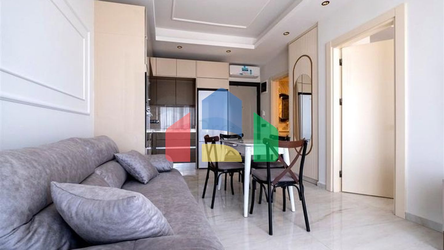 Затишна мебльована квартира в сучасному житловому комплексі біля узбережжя