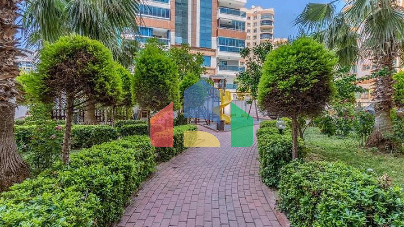 Трикімнатна квартира 2 + 1 з меблями і розвиненою інфраструктурою в районі Махмутлар