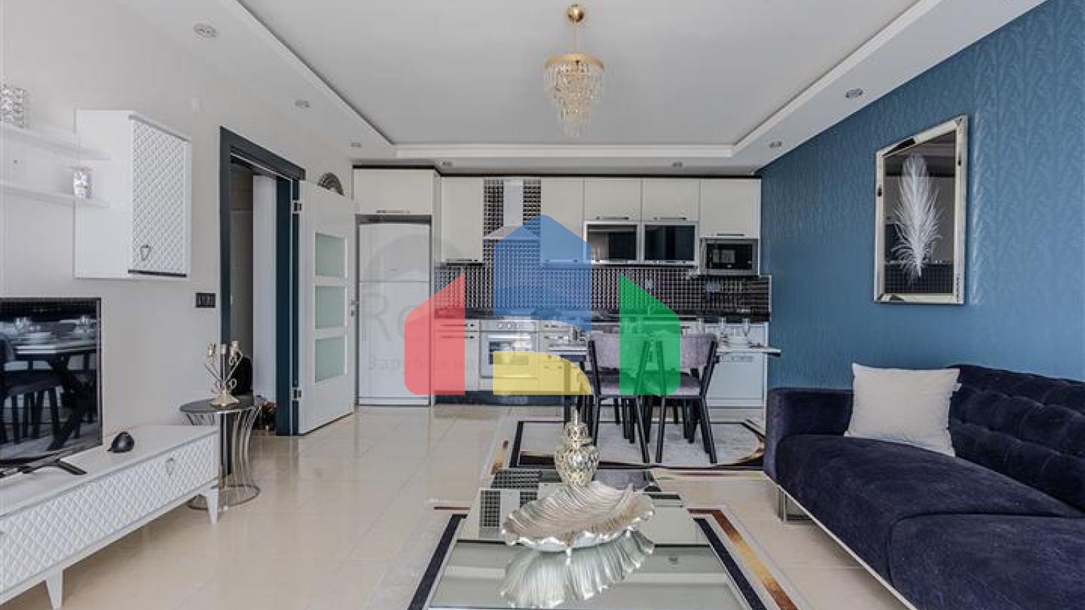 Трикімнатна квартира 2 + 1 з меблями і розвиненою інфраструктурою в районі Махмутлар