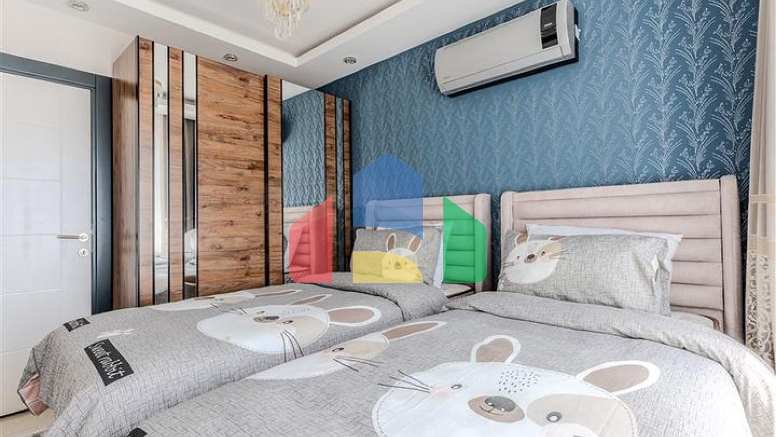 Трикімнатна квартира 2 + 1 з меблями і розвиненою інфраструктурою в районі Махмутлар