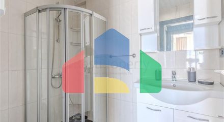 Трикімнатна квартира 2 + 1 з меблями і розвиненою інфраструктурою в районі Махмутлар