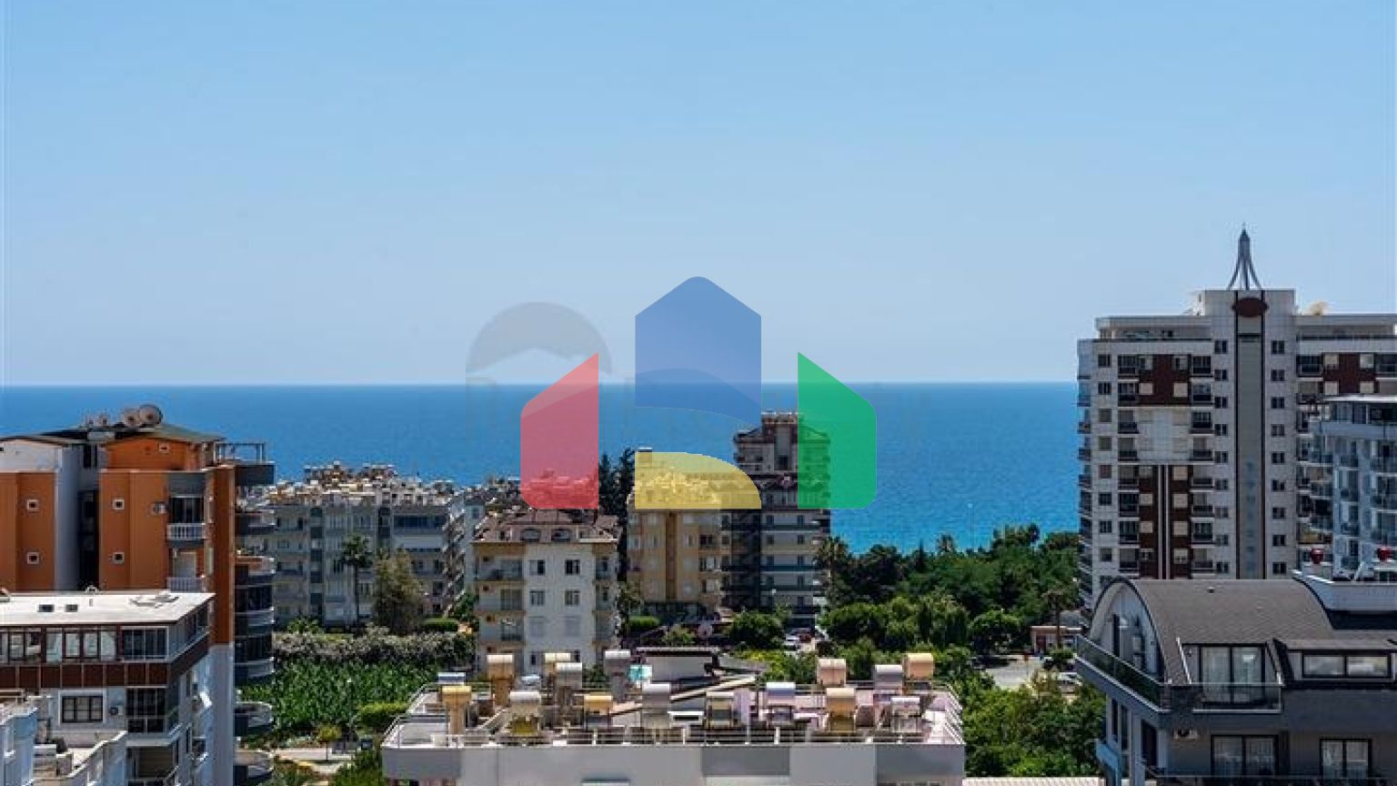 Трикімнатна квартира 2 + 1 з меблями і розвиненою інфраструктурою в районі Махмутлар