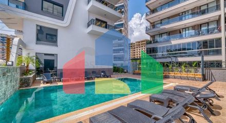 Пентхаус 2 + 1 з терасою і меблями в районі Махмутлар