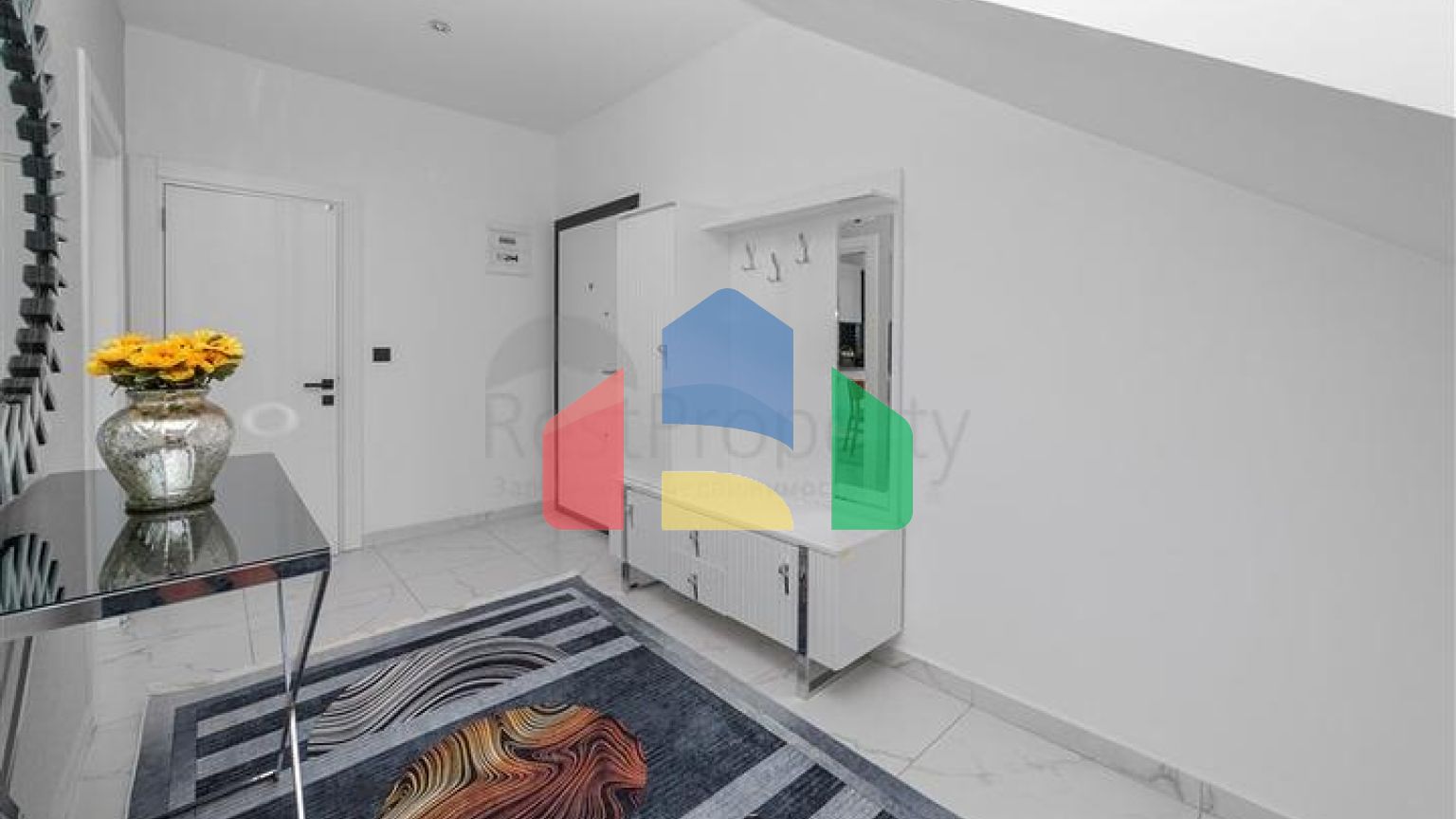 Пентхаус 2 + 1 з терасою і меблями в районі Махмутлар