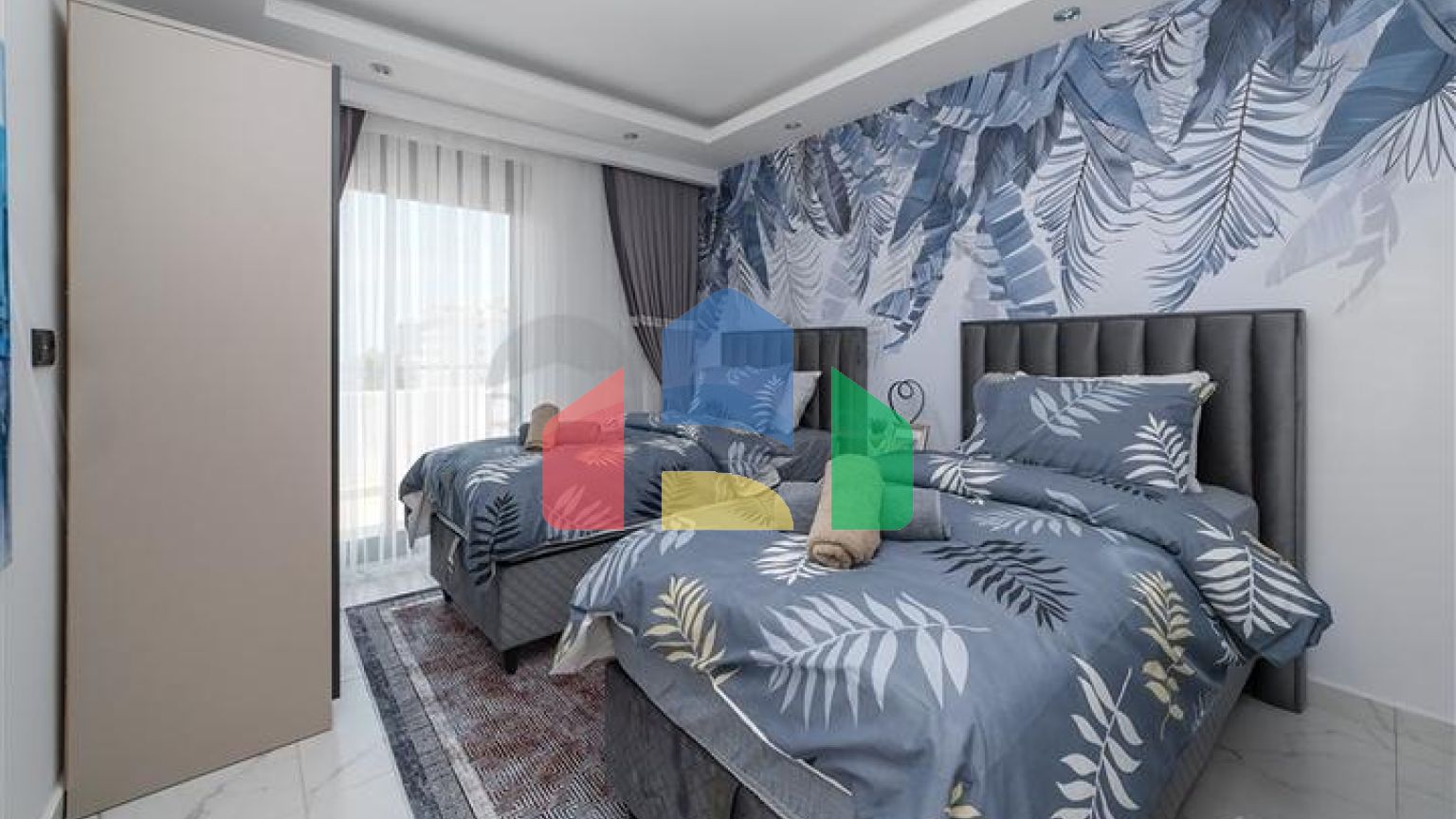 Пентхаус 2 + 1 з терасою і меблями в районі Махмутлар