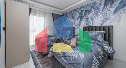 Пентхаус 2 + 1 з терасою і меблями в районі Махмутлар