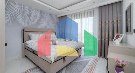 Пентхаус 2 + 1 з терасою і меблями в районі Махмутлар