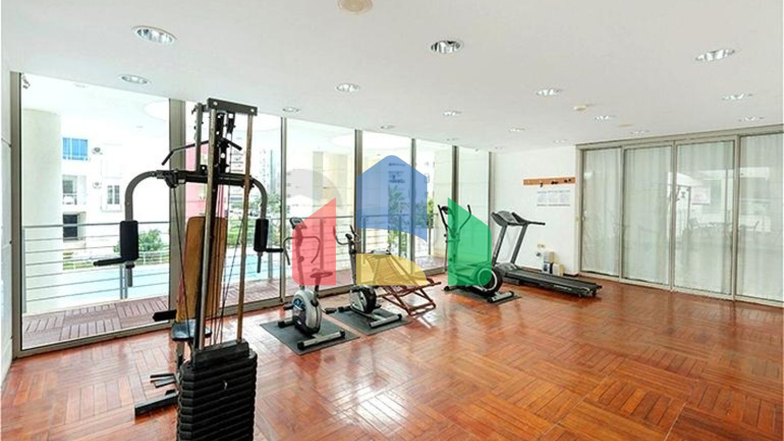 Затишна мебльована квартира 2+1 в розвиненому житловому комплексі