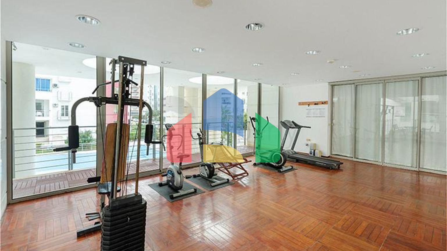 Затишна мебльована квартира 2+1 в розвиненому житловому комплексі