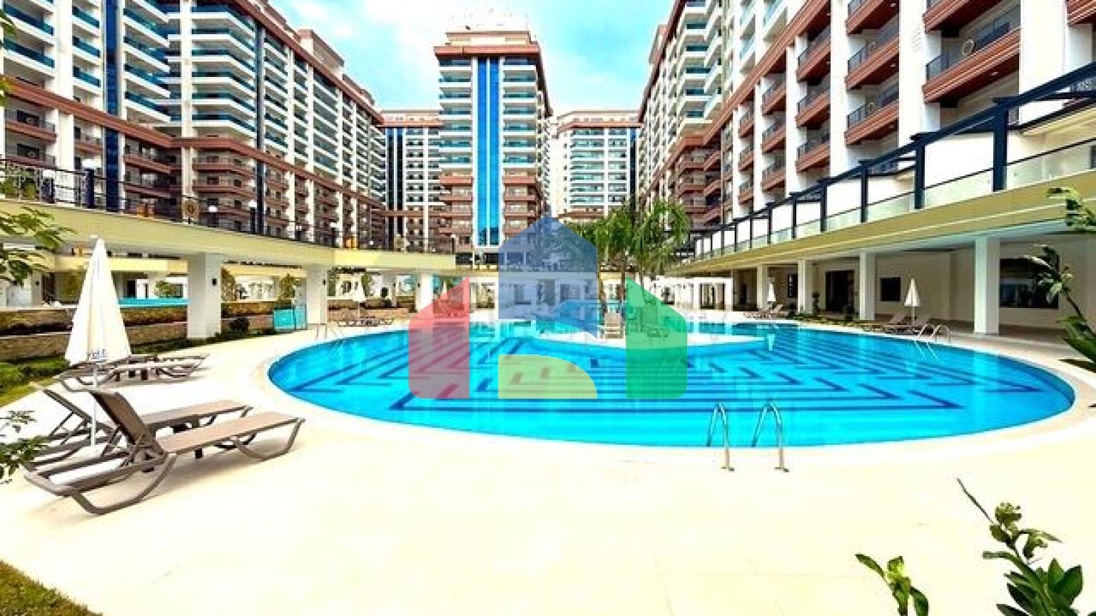 Світла квартира 1 + 1 з виходом в сад в розвиненому комплексі