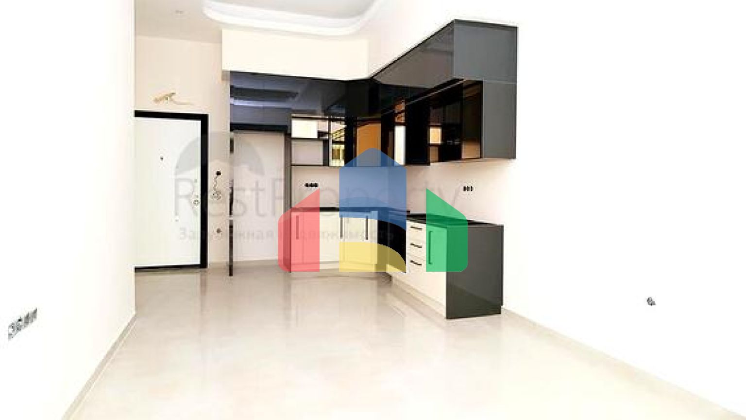 Світла квартира 1 + 1 з виходом в сад в розвиненому комплексі