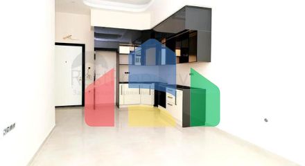 Світла квартира 1 + 1 з виходом в сад в розвиненому комплексі