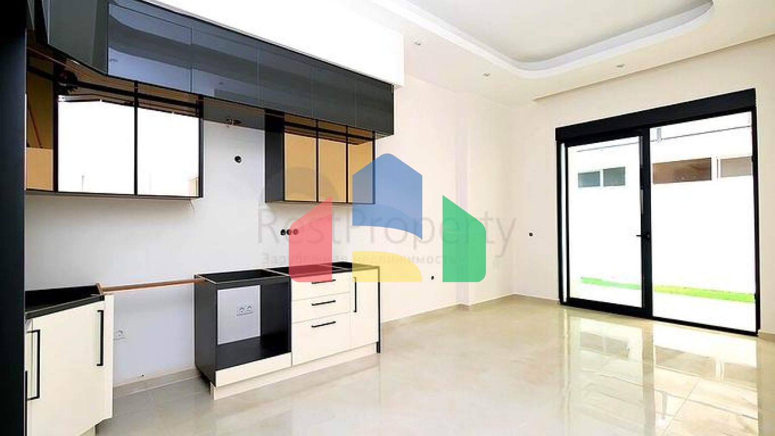 Світла квартира 1 + 1 з виходом в сад в розвиненому комплексі