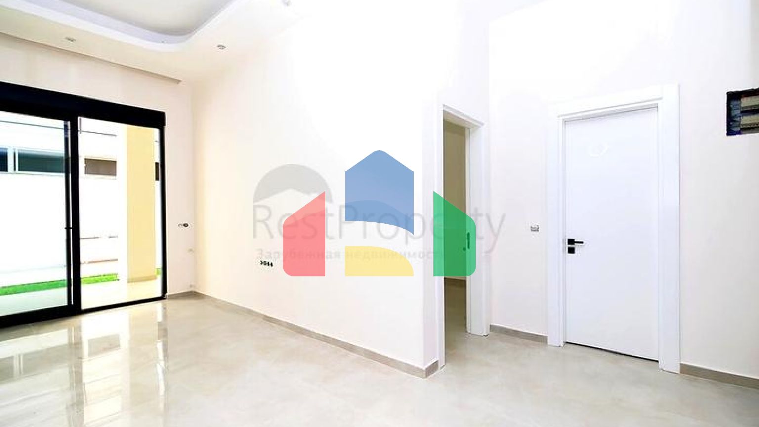 Світла квартира 1 + 1 з виходом в сад в розвиненому комплексі