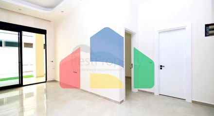 Світла квартира 1 + 1 з виходом в сад в розвиненому комплексі