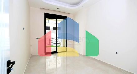 Світла квартира 1 + 1 з виходом в сад в розвиненому комплексі