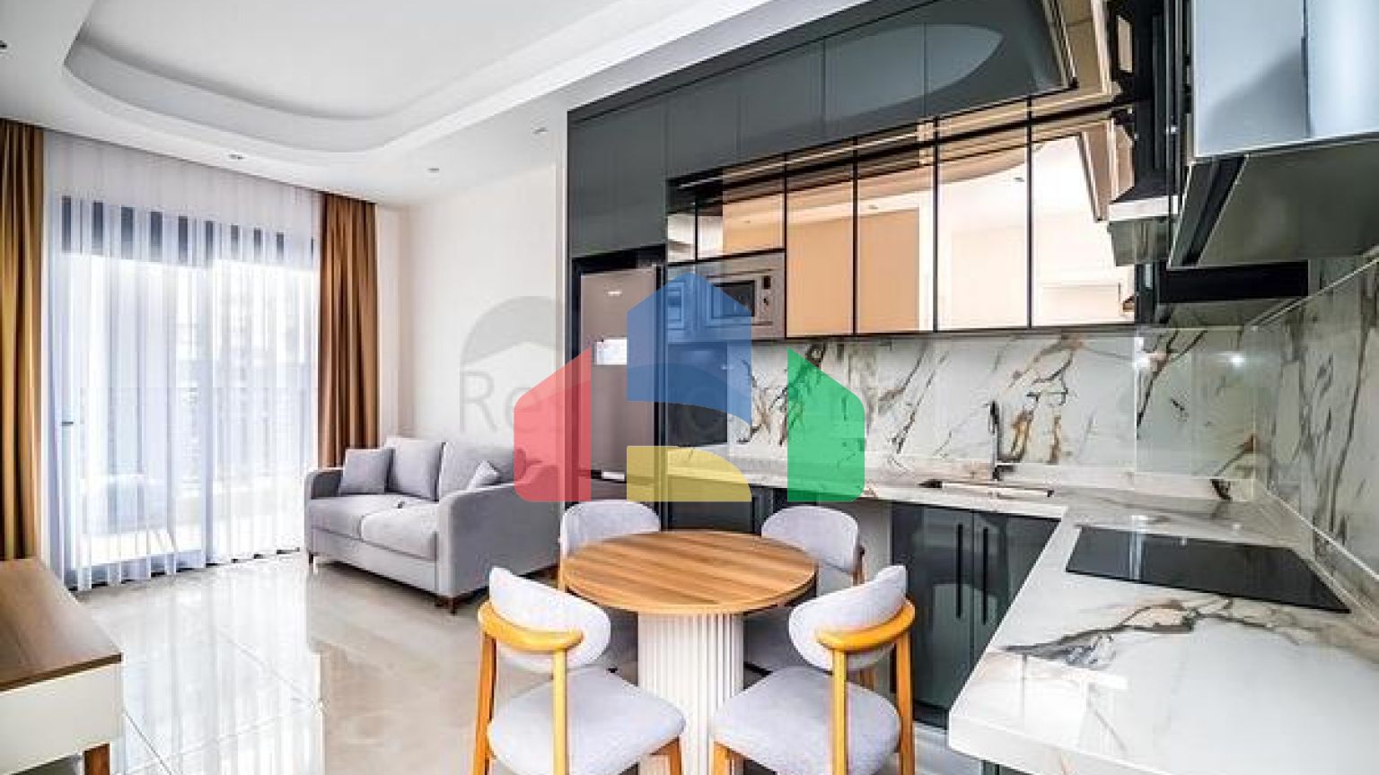 Сучасна мебльована квартира з розвиненою інфраструктурою в Махмутларі