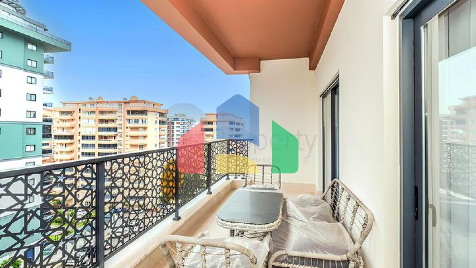 Сучасна мебльована квартира з розвиненою інфраструктурою в Махмутларі