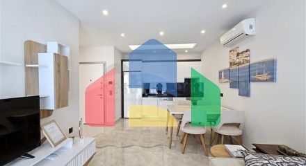 Двокімнатна квартира 1 + 1 з розвиненою інфраструктурою в районі Махмутлар