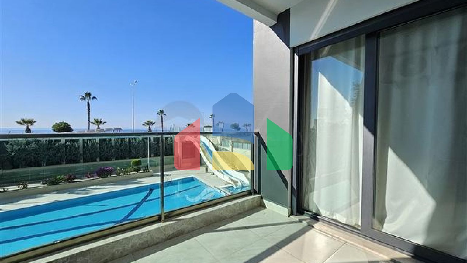 Двокімнатна квартира 1 + 1 з розвиненою інфраструктурою в районі Махмутлар