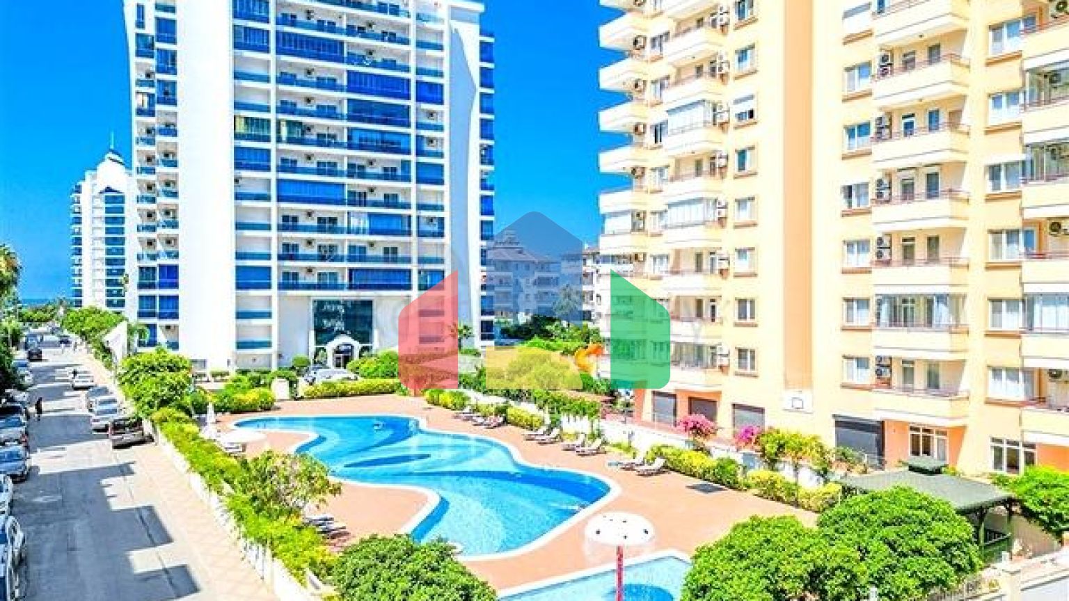 Світла квартира 1 + 1 на високому поверсі в районі Махмутлар