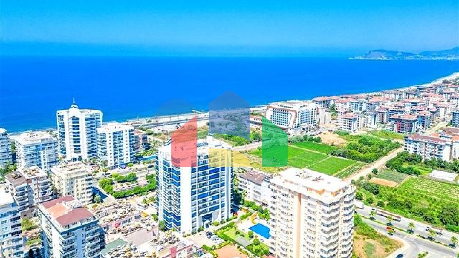 Світла квартира 1 + 1 на високому поверсі в районі Махмутлар