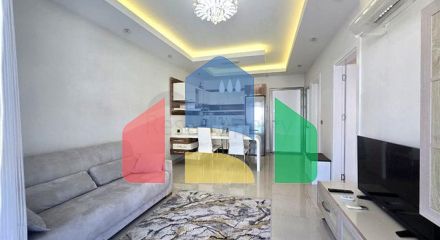 Світла квартира 1 + 1 на високому поверсі в районі Махмутлар