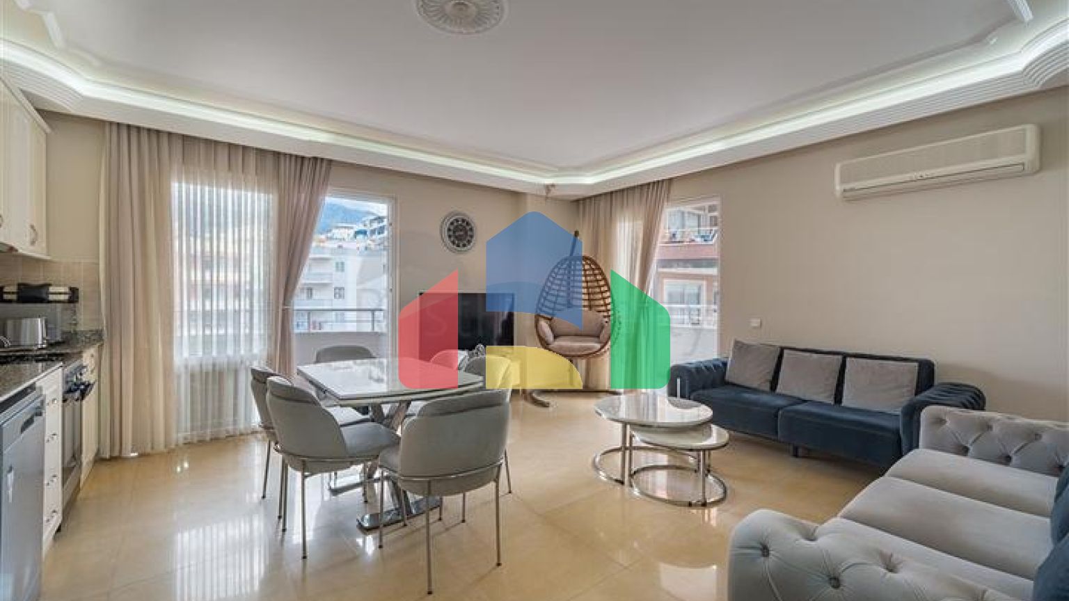 Трёхкомнатная квартира 2+1 с мебелью в центре района Махмутлар