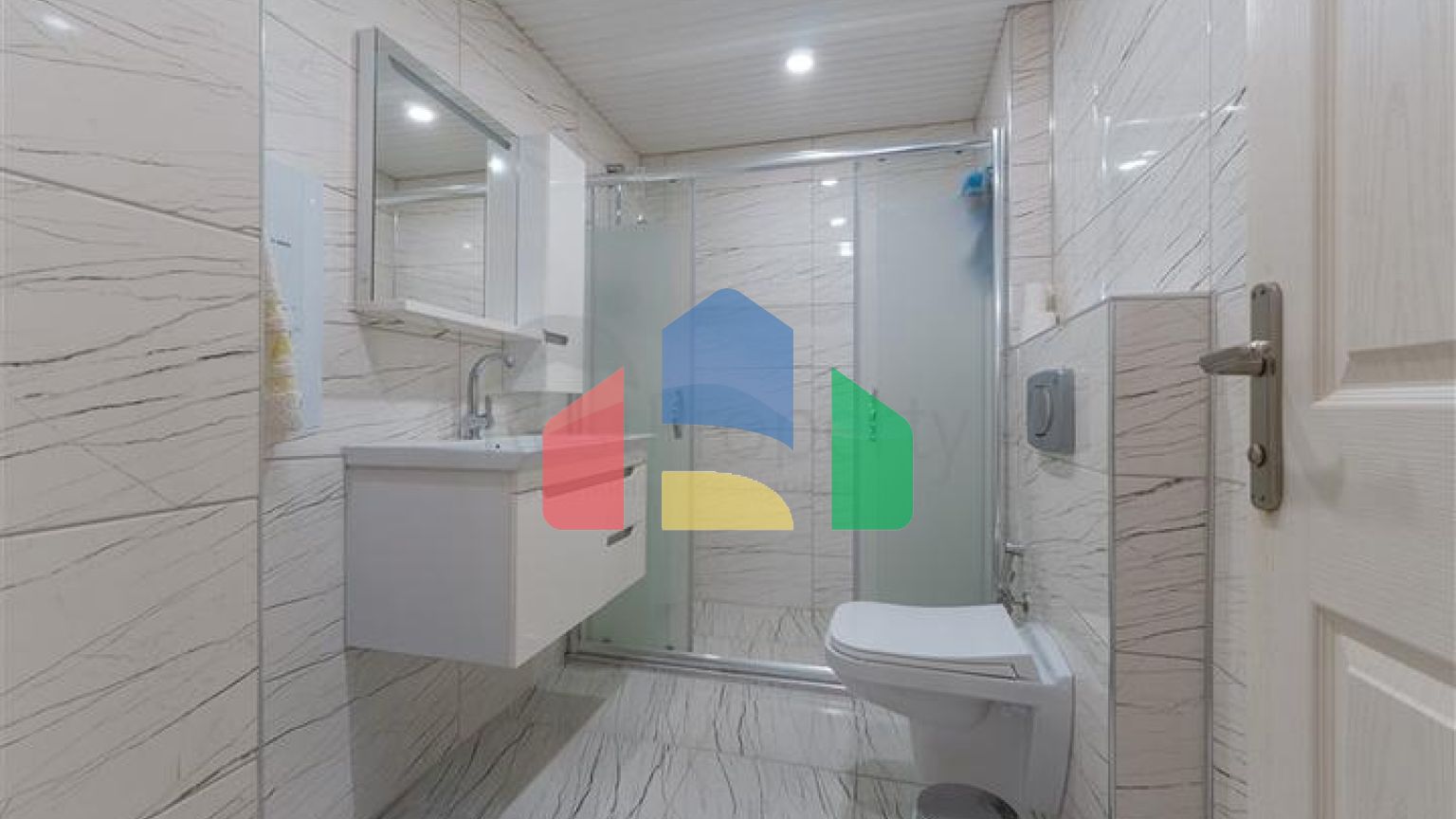 Трёхкомнатная квартира 2+1 с мебелью в центре района Махмутлар