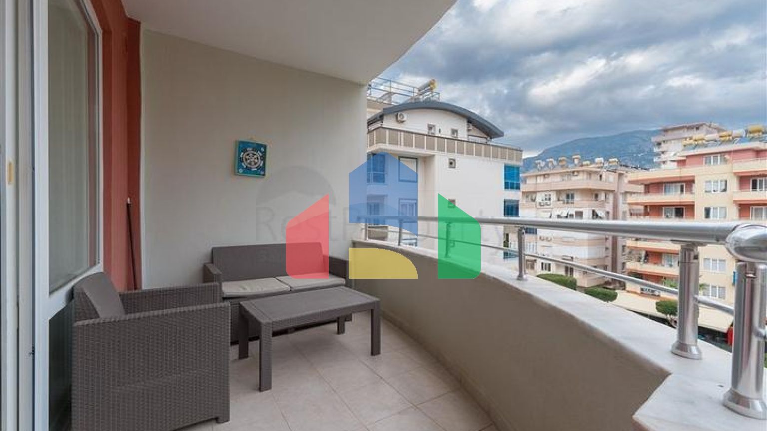 Трёхкомнатная квартира 2+1 с мебелью в центре района Махмутлар