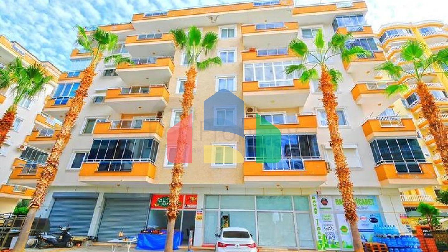 Уютная меблированная квартира 1+1 в жилом комплексе с бассейном