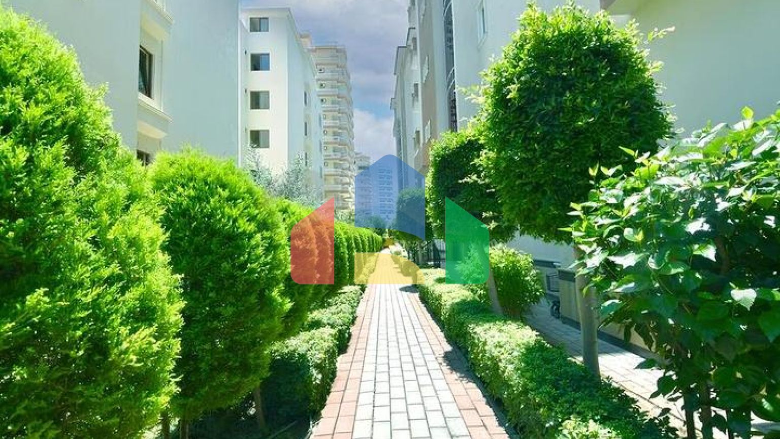 Уютная меблированная квартира 1+1 в жилом комплексе с бассейном