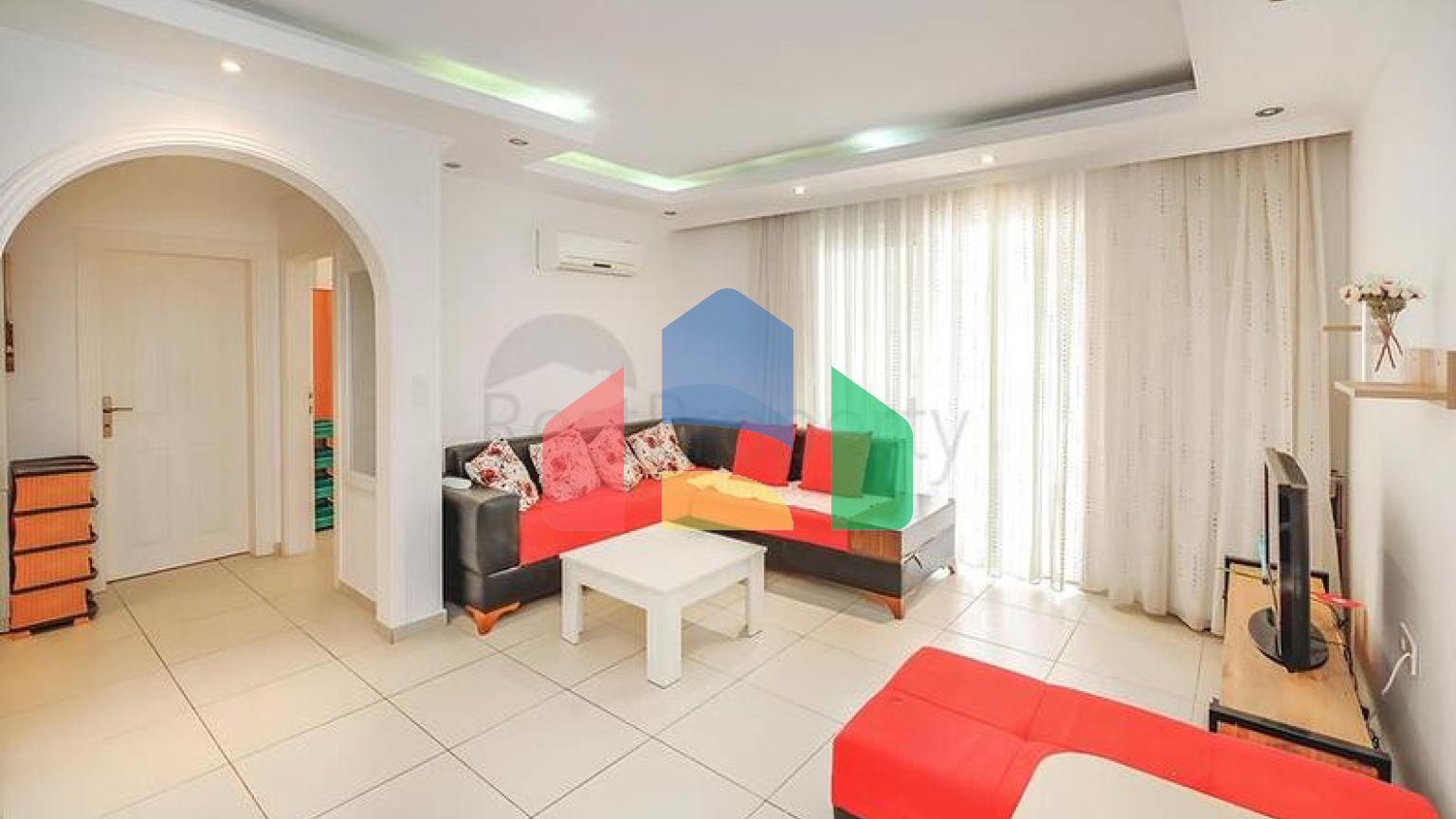 Уютная меблированная квартира 1+1 в жилом комплексе с бассейном