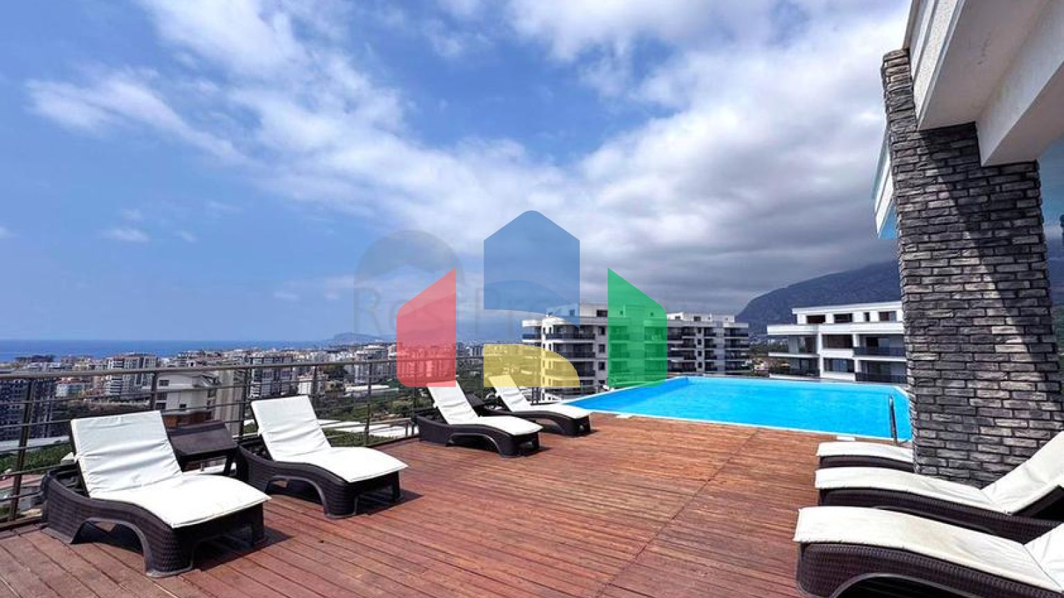 Просторная квартира 2+1 в современном комплексе в Махмутларе