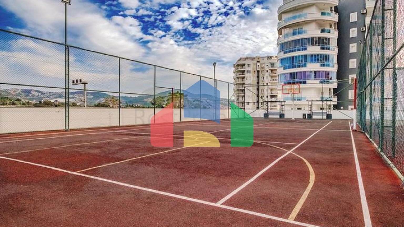 Просторная квартира 2+1 в современном комплексе в Махмутларе