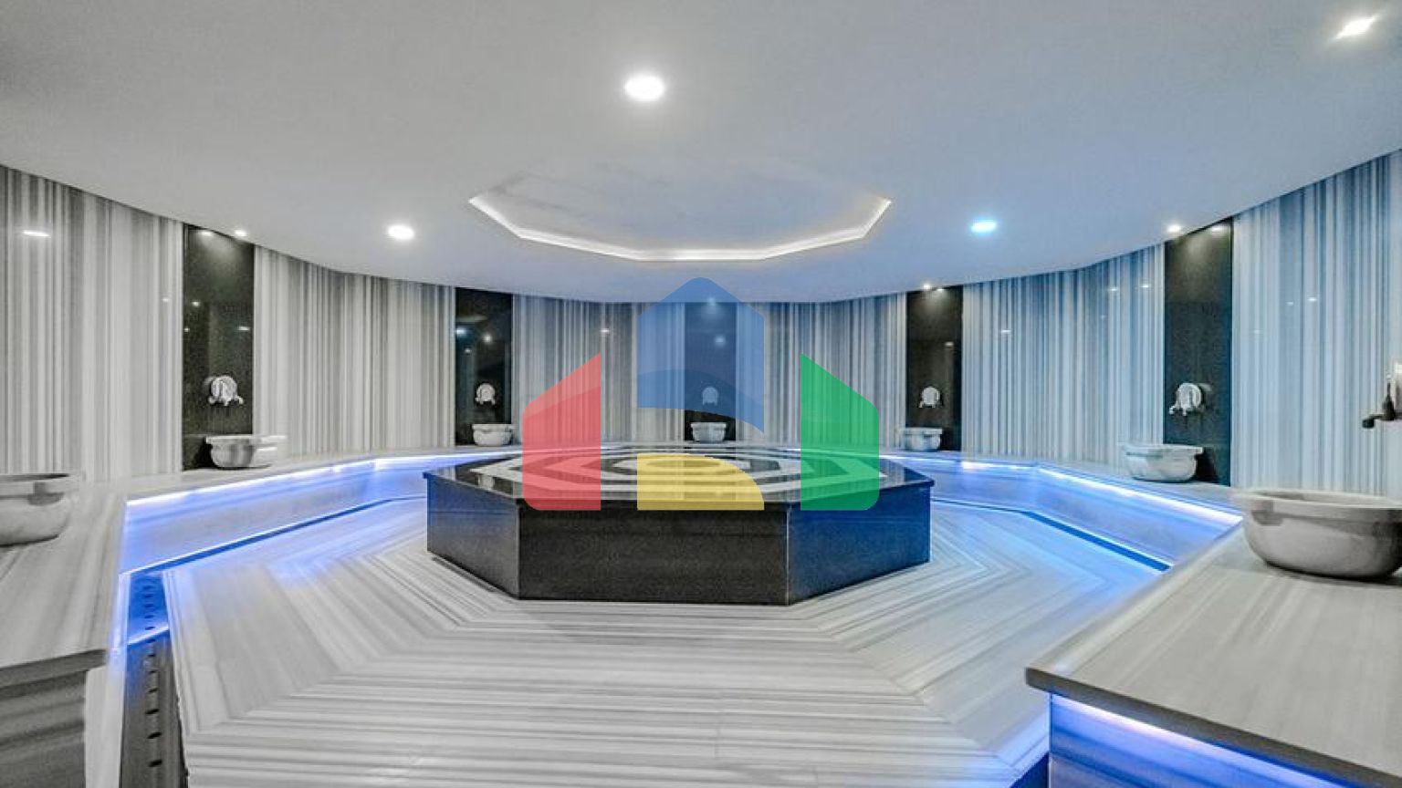 Просторная квартира 2+1 в современном комплексе в Махмутларе