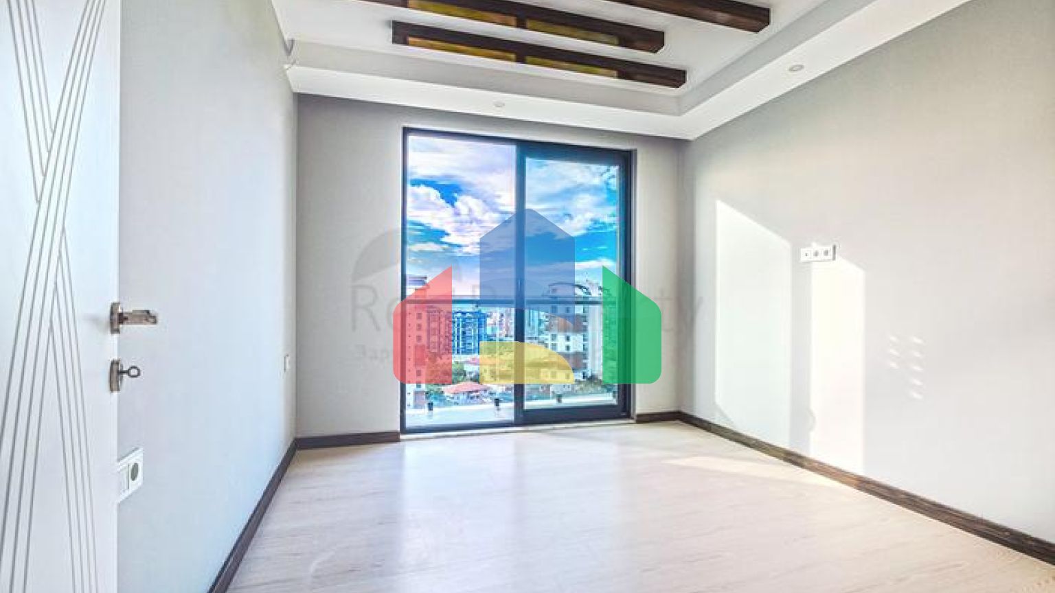 Просторная квартира 2+1 в современном комплексе в Махмутларе