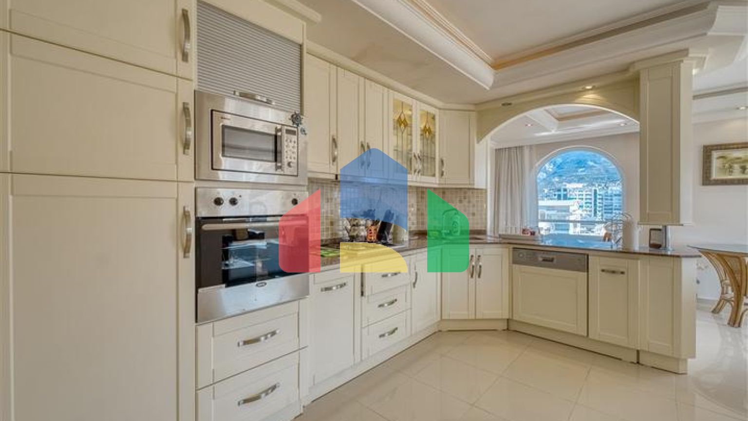 Трёхкомнатная квартира 2+1 с мебелью в районе Махмутлар