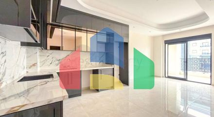 Просторная квартира с современным дизайном в Махмутларе