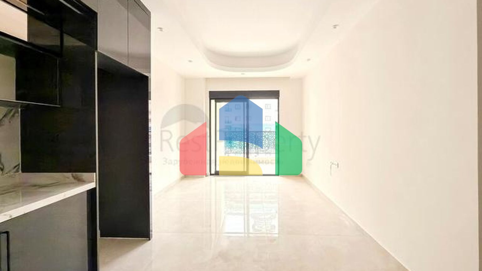 Просторная квартира с современным дизайном в Махмутларе