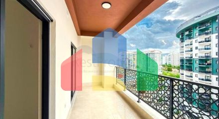 Просторная квартира с современным дизайном в Махмутларе