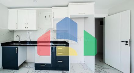 Квартира 2+1 в современном комплексе рядом с морем в Махмутларе