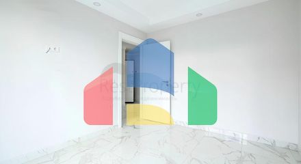 Квартира 2+1 в современном комплексе рядом с морем в Махмутларе