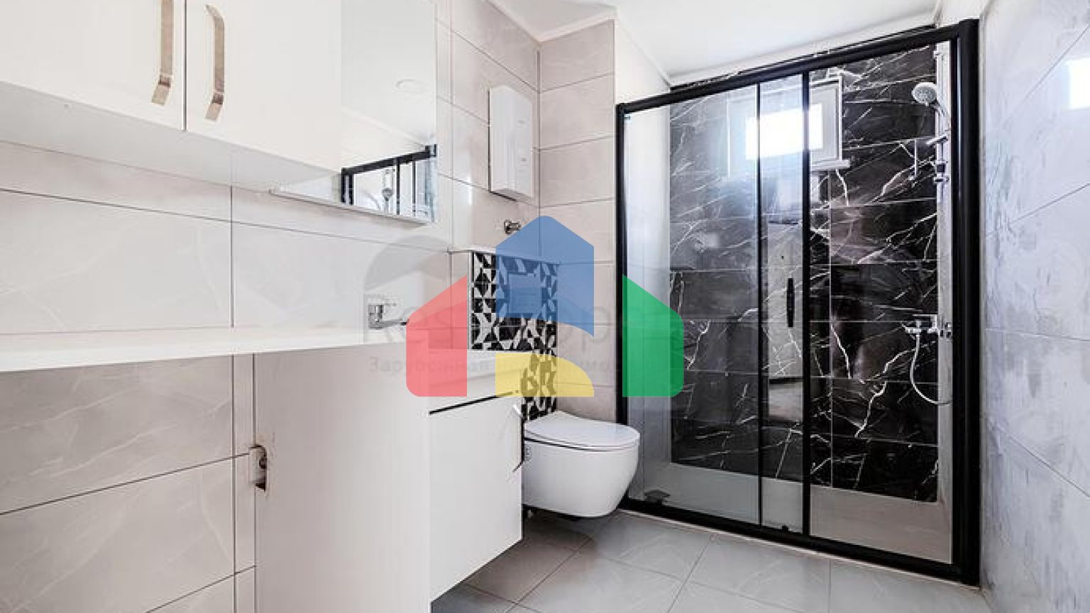 Квартира 2+1 в современном комплексе рядом с морем в Махмутларе